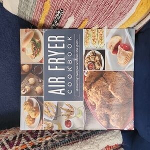 NEW Air Fyer Cookbook, hard sided, spiral 3-ring cookbook.